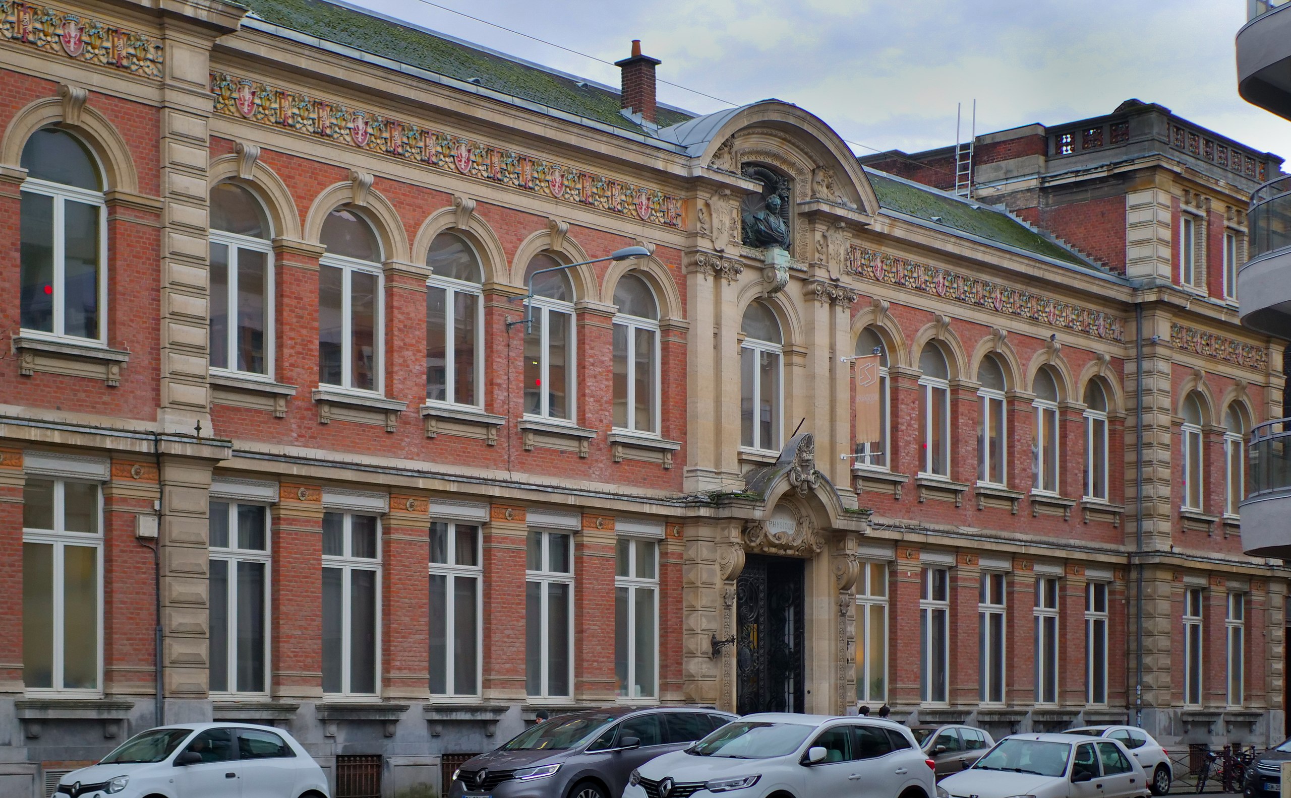 Les écoles dites ``reconnues`` par la profession